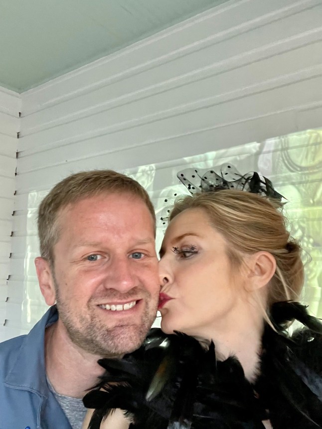 NEWS / 12902007 Virginia woman, 39, who was clinically dead for staggering 24 minutes after suffering shock cardiac arrest shares what it REALLY feels like to nearly die - and how it changed her --- Lauren Canaday , who has been on medication for controlled epilepsy for years, suffered a grand mal seizure, that causes violent muscle contractions and loss of consciousness, in her home and stopped breathing.