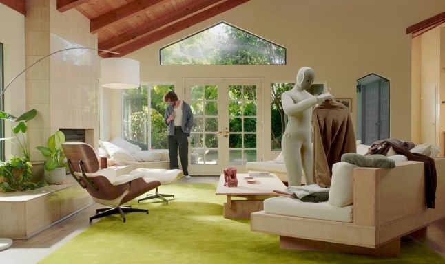 Robot housekeeper Neo now available to preorder