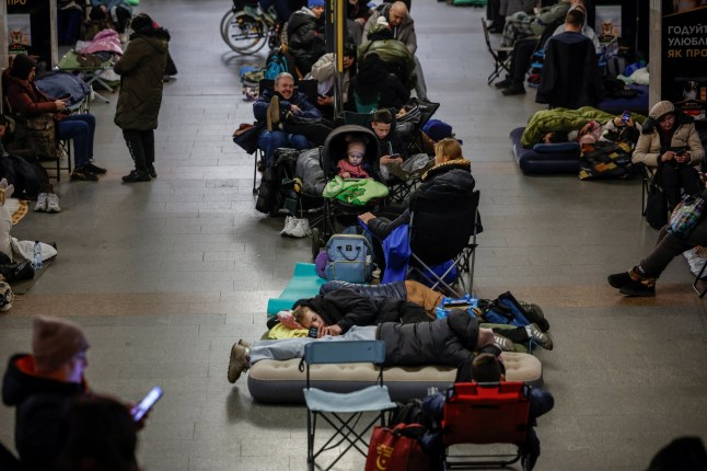 People take shelter inside a metro station during a Russian missile and drone strike, amid Russia's attack on Ukraine, in Kyiv, Ukraine November 29, 2025. REUTERS/Alina Smutko